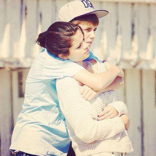 262010_375489165874449_493852608_n