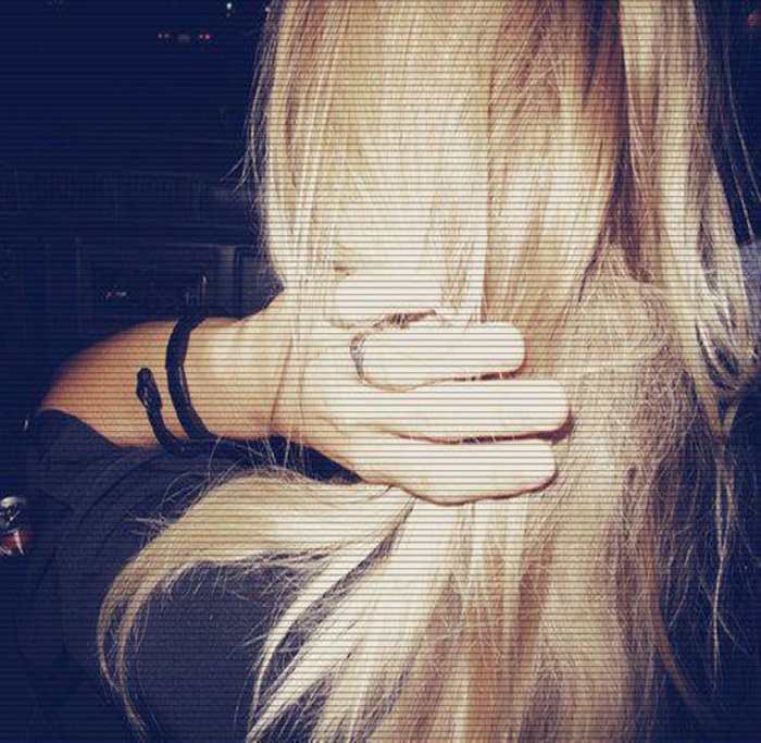 ╠ ˡᵉᵗᵗᶤᵉʰ ╣→ . Eu stau şi sufăr , so . . :< # bella