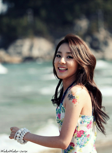tumblr_mflzd5bER91rk0nlbo1_500_large - 2NE1 3