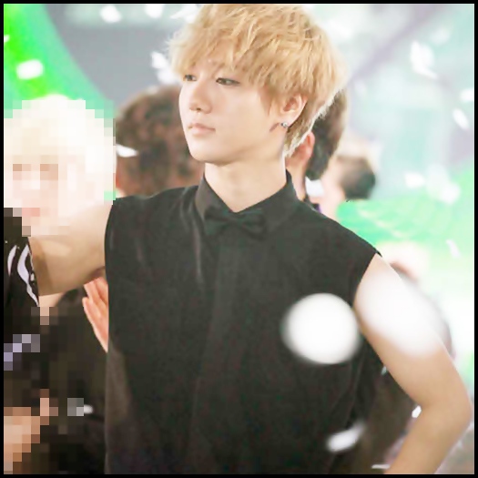 - |se uita in jur|.:|.astia s`au mutat si mie nu mi-au spus?..:-j..ma rog..|fuge sus|