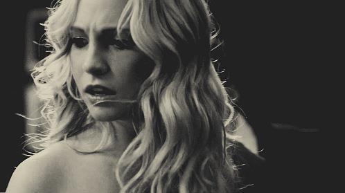 lasama te urasc.........[si caroline pleca an padure] - The vampire diaries banda 3