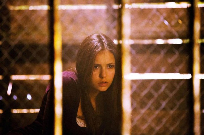 CAROLINE? CE AI PATIT? - The vampire diaries banda 3