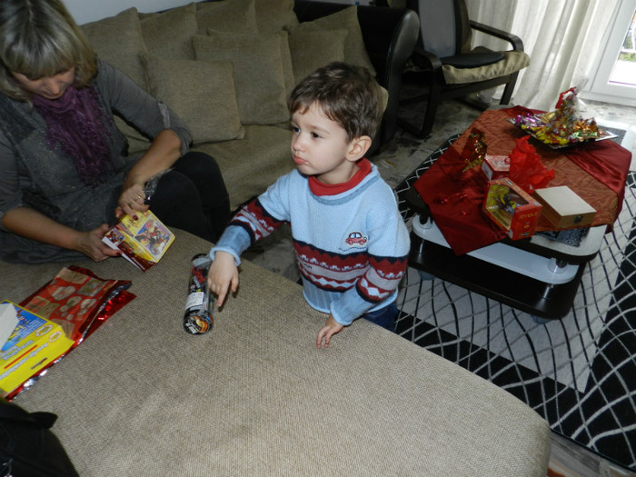 Andrei a primit cele mai multe cadouri - ASTEPTAM CU NERABDARE REINTREGIRA FAMILIEI