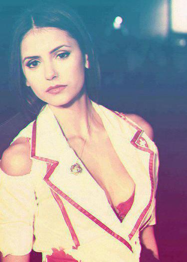 ok [putin angriijorata ca ar putea da peste caroline din greseala] - The vampire diaries banda 3