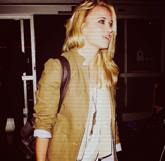 ╠ ˡᵉᵗᵗᶤᵉʰ ╣→ . bine , GATA =; # schimbă programul ] acum e timpul meu ;< - cl; # era videoclipul de la Little Things ;3 . ăww ;&lt;
