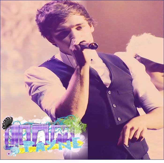 ☇ ∞ .  cum sunt ? o.o =; - huh - liam owns HIS private room