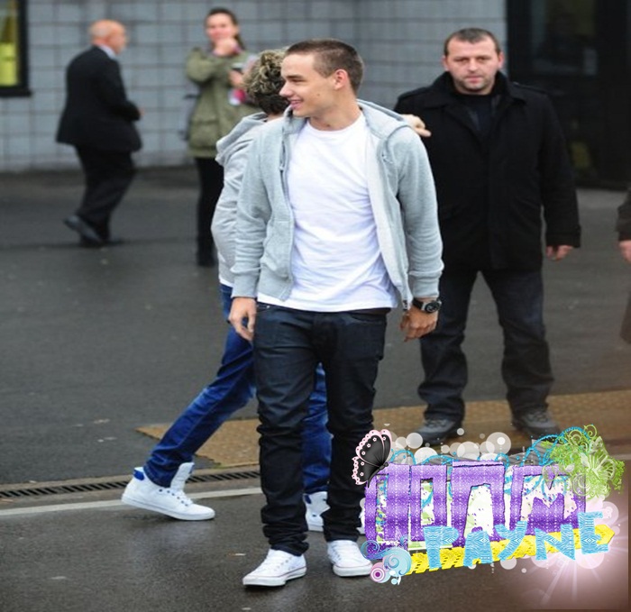 ☇ ∞ . de ce ? =; - huh - liam owns HIS private room