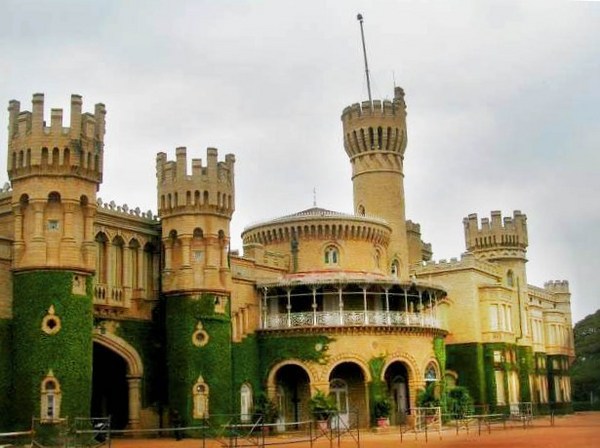 bangalore-palace - Prezentarea Indiei