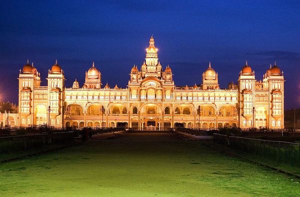 mysore-palace-night - Prezentarea Indiei