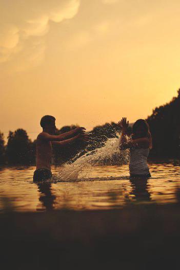 576325_450941848265663_370478756311973_1715111_1230658829_n_large; Inima mea nu cere chirie.Asa ca vin-o si stai oricat iti place tie .
