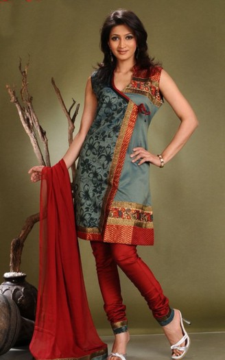 Indian-Salwar-Kameez-Style-for-Wedding-520x832