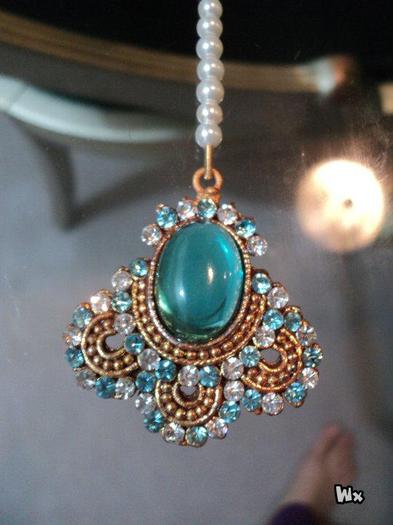 Bridal-Pearl-And-Stone-Maang-Tikka-2 - Maang Tikka-ornament pt frunte