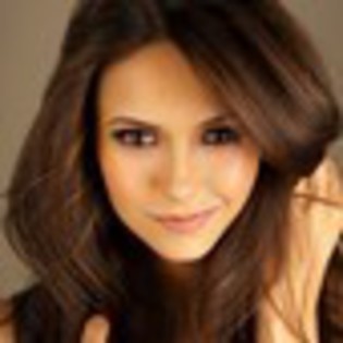 buna ziua sun nina dobrev ,am 22 de ani si am venit la acest concurs - nextopmodelbyflo