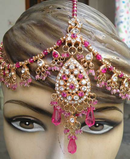 Jhumar-a-Essential-Part-of-Bridal-Jewellery-2 - Shingar Patti-ornament pt cap