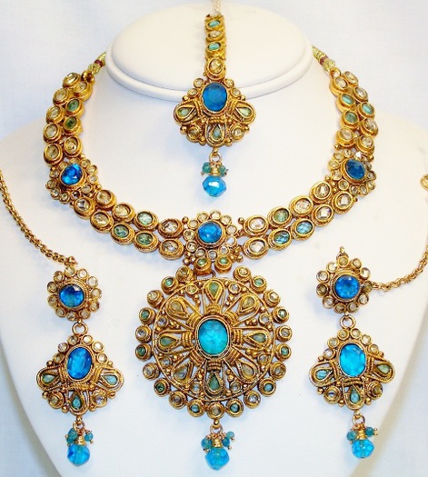Multicolour-Antique-Gold-Kundan-Jewellery-Set-1 - Seturi de bijuterii