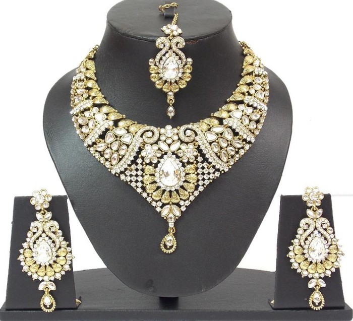 4164slSH_indiebazaar_jewellery-sets_Indian_Vintage_Royal_Kundan_Zircon_Necklace_Set_Elegant_Elements