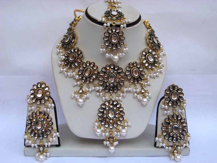 Indian_Polki_Style_Necklace_Jewellery_set