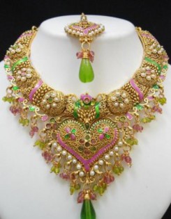 Latest-Indian-Bridal-Polki-Jewellery-Set-1-234x300 - Seturi de bijuterii