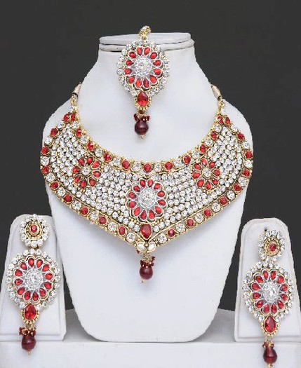 latest-trend-diamond-with-red-stone-bridal-jewelry-design-2012 - Seturi de bijuterii