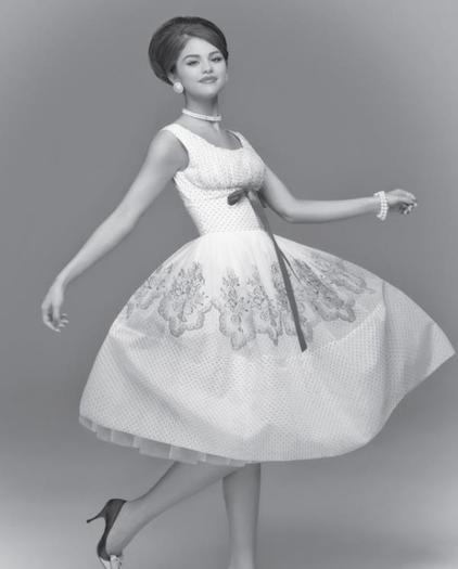 283612_267650076682033_112853540_n - Selena Gomez