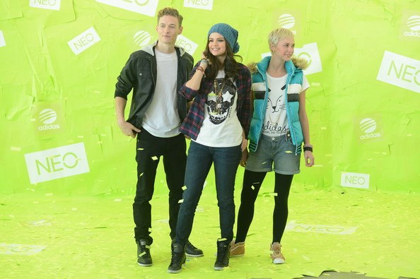 599886_308194665960907_723166240_n