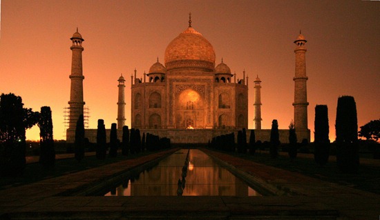 taj-mahal-at-night-saravk