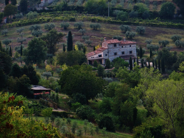 IN FATA BLOCULUI