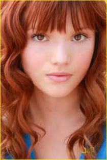 wecew - Bella Thorne