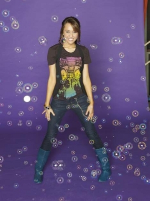 Miley Cyrus Photoshoot 2 (3) - Photoshoot 2