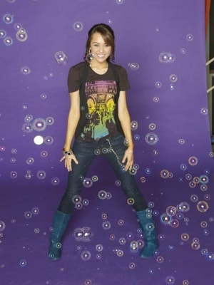 Miley Cyrus Photoshoot 2 (3)