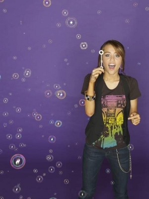 Miley Cyrus Photoshoot 2 (10) - Photoshoot 2