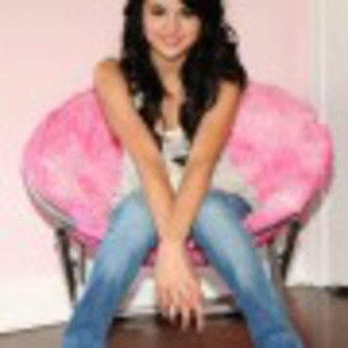 Selena_Gomez_1247633482_4 - Selena Gomez