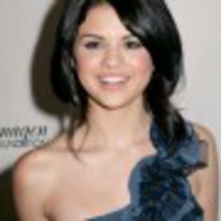 Selena_Gomez_1247633584_4 - Selena Gomez