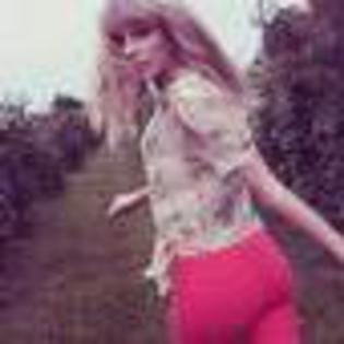 taylor-swift-419774l-thumbnail_gallery