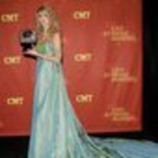 taylor-swift-520664l-thumbnail_gallery - Taylor Swift