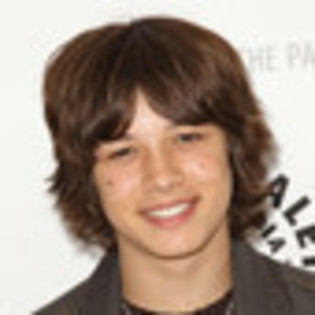 leo-howard-507217l-thumbnail_gallery - Leo Howard