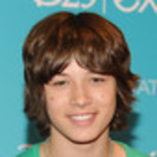 leo-howard-883120l-thumbnail_gallery - Leo Howard