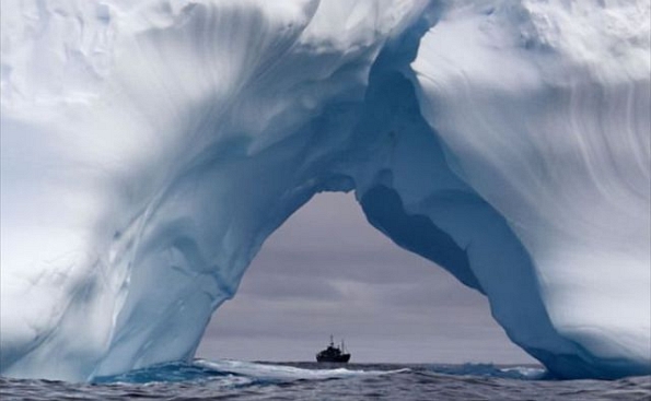 poze-superbe-cu-iceberguri-16 - Ceva frumos iarna