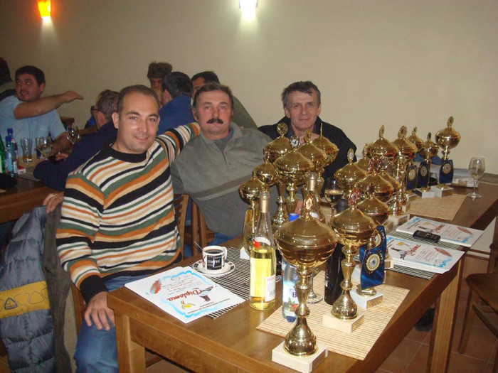Buda Adrian, Drumea Marin si Nedu - contact orasul bucuresti  id-ul meu e huanito2003
