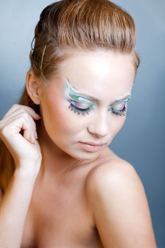 make-up-artists-make-up-pink-green-false-eyelashes