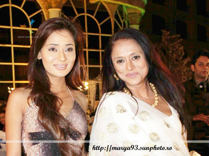  - SARA KHAN NEW PIC 6