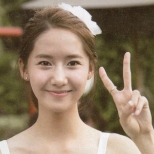 Yoona Peace :x .