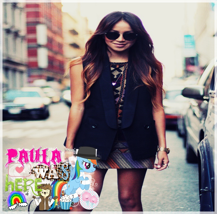 ⇒ ღ ;; . chioreşte-te bine ;;) . #tipa şmen . + bravo , paula ;;) #liam + mbun #pulcii;3 + click + =; eu ieş =; ciripim mai încolo =; . vă f;t o limbă până în gât ;O3 .paaaaa =)))))) :x .

