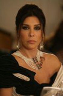 83991287_TZOLLMG3 - Va place Kanal D