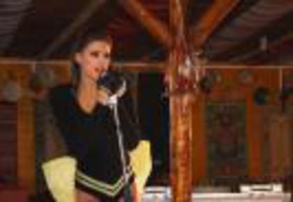 tAntonia_Iacobescu_la_microfon