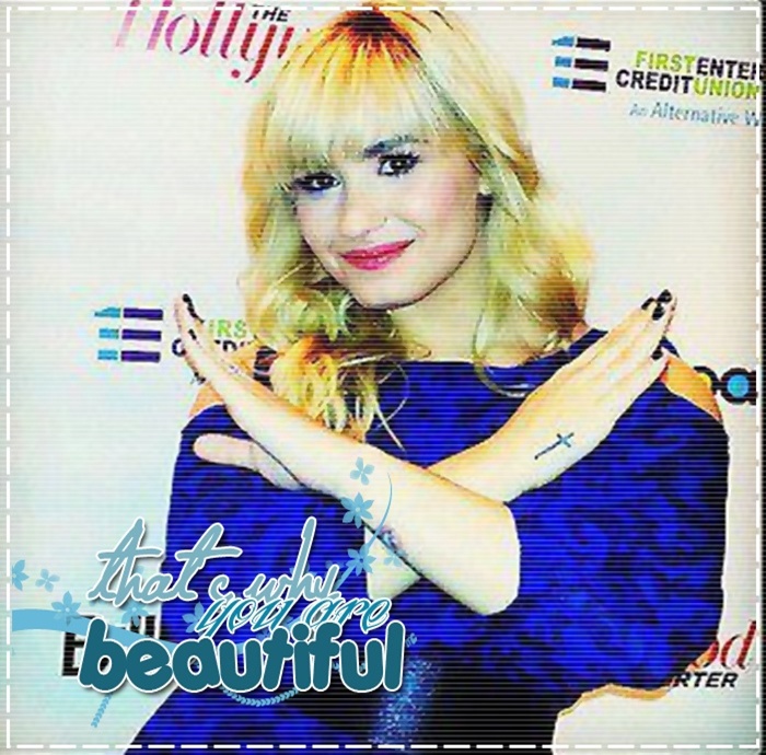 ∞ ♥ 　.; te iubesc ;O3. # îl sărută lung ;