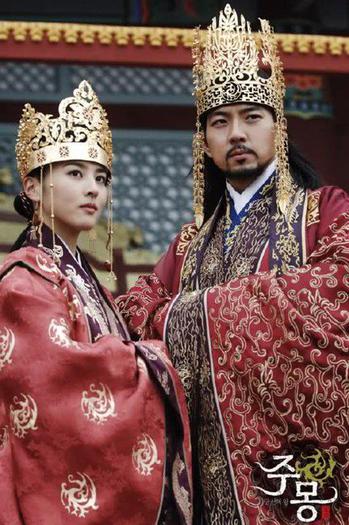 544781_287201521392093_1033808667_n - Legendele palatului Printul Jumong