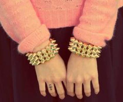 307684_396189763804140_566577679_n_thumb