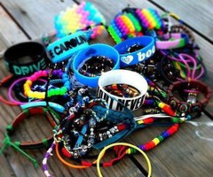 accessories-black-black-and-white-blue-Favim.com-596730_thumb