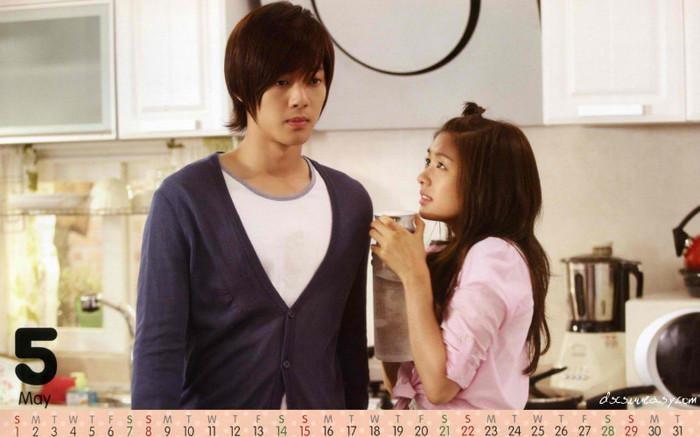 5 May - Playful Kiss